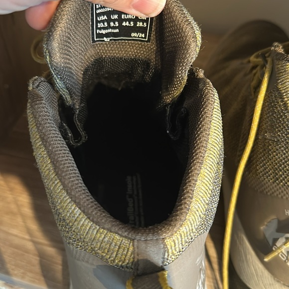 REI hiking boots - Picture 12 of 15